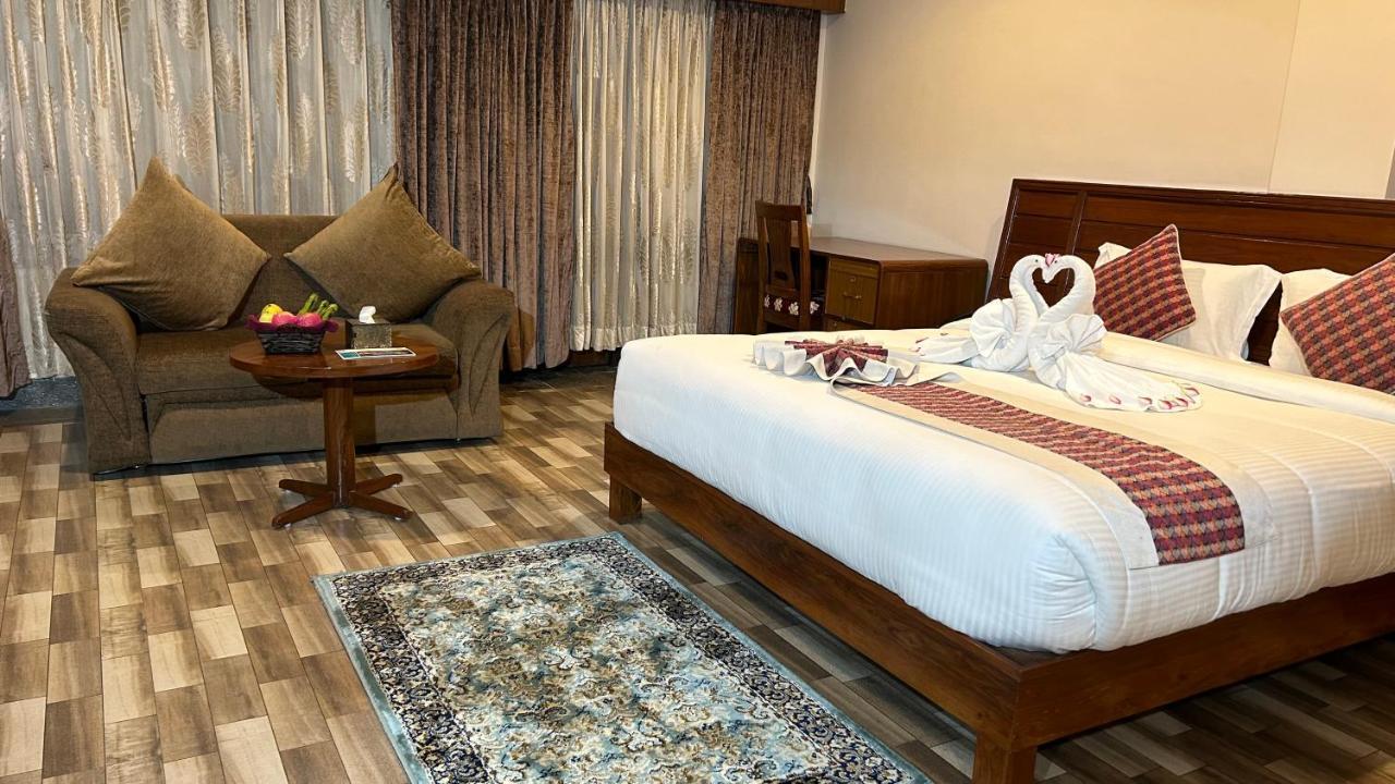 Hotel Earth Light Sauraha Chitwan Exterior foto