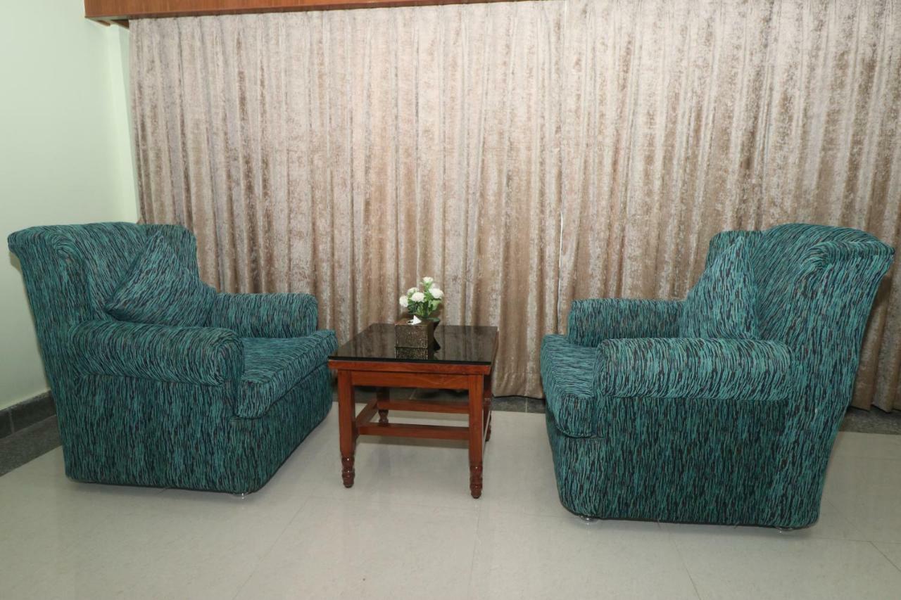 Hotel Earth Light Sauraha Chitwan Exterior foto